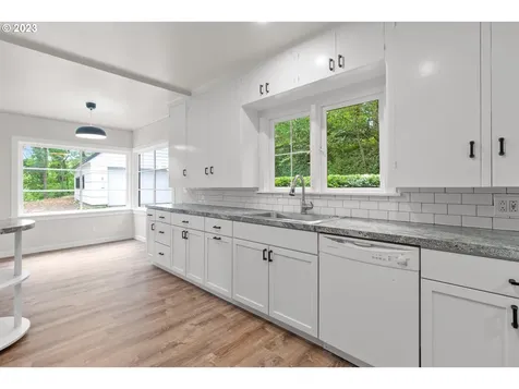 11323 SW Capitol Highway Portland OR 97219