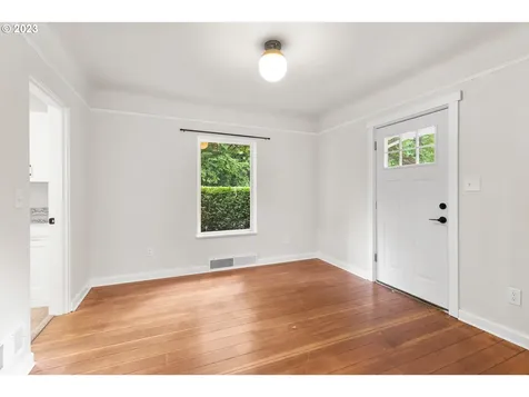11323 SW Capitol Highway Portland OR 97219