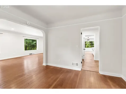 11323 SW Capitol Highway Portland OR 97219