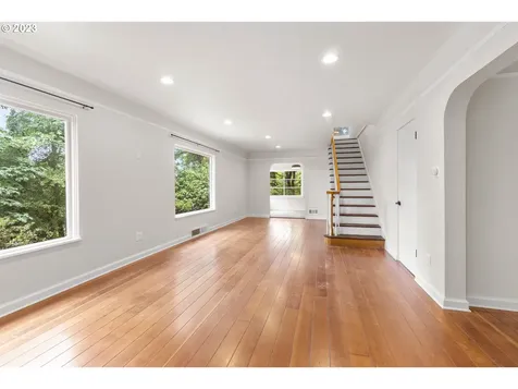 11323 SW Capitol Highway Portland OR 97219