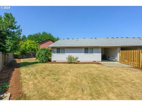 2516 NE Norton Court Mcminnville OR 97128