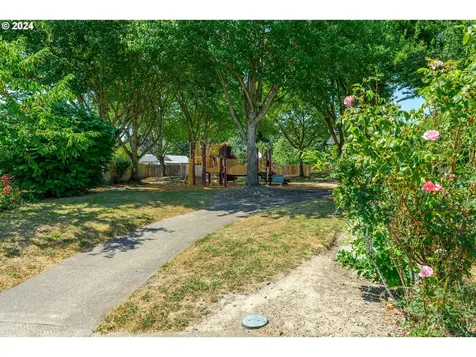 2516 NE Norton Court Mcminnville OR 97128