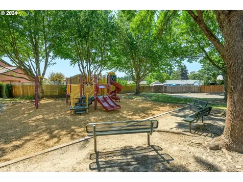 2516 NE Norton Court Mcminnville OR 97128