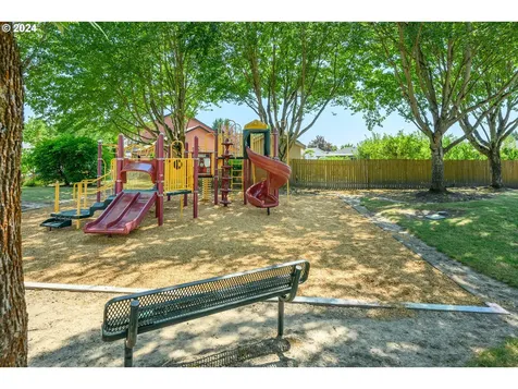 2516 NE Norton Court Mcminnville OR 97128