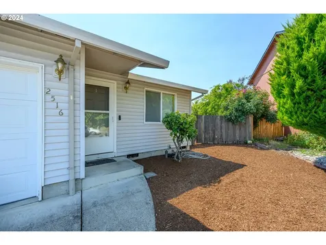 2516 NE Norton Court Mcminnville OR 97128
