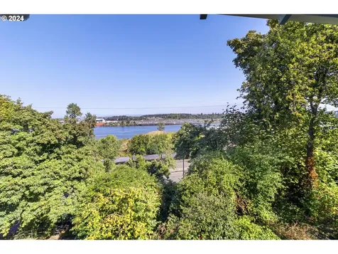 10106 NW Wilark Avenue Portland OR 97231