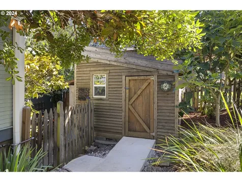 10106 NW Wilark Avenue Portland OR 97231