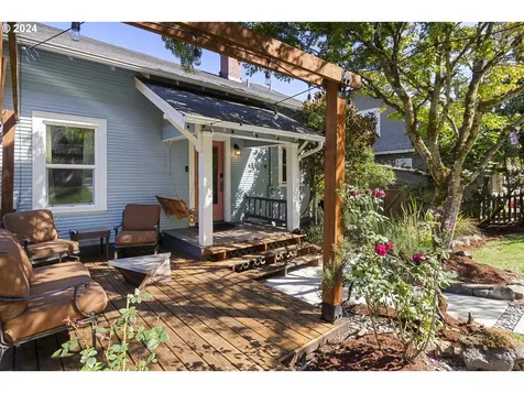 10106 NW Wilark Avenue Portland OR 97231