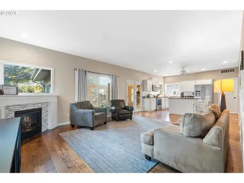 705 Nw Fremont Street Camas WA 98607