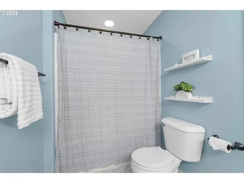 705 Nw Fremont Street Camas WA 98607
