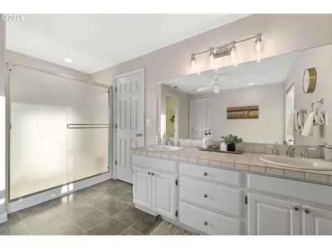 705 Nw Fremont Street Camas WA 98607