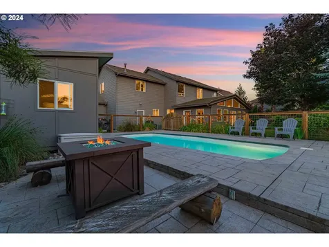 705 Nw Fremont Street Camas WA 98607