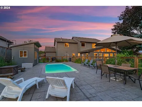 705 Nw Fremont Street Camas WA 98607