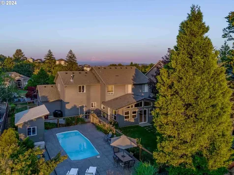 705 Nw Fremont Street Camas WA 98607