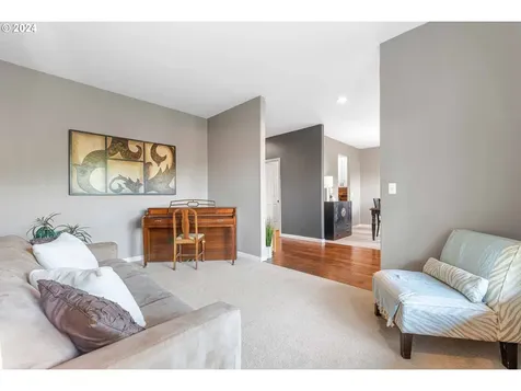 705 Nw Fremont Street Camas WA 98607