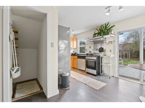 6405 NE 6th Avenue Portland OR 97211