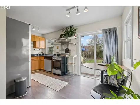6405 NE 6th Avenue Portland OR 97211