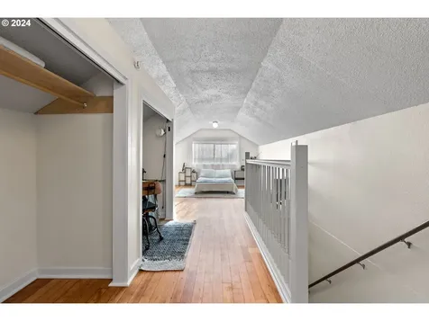 6405 NE 6th Avenue Portland OR 97211