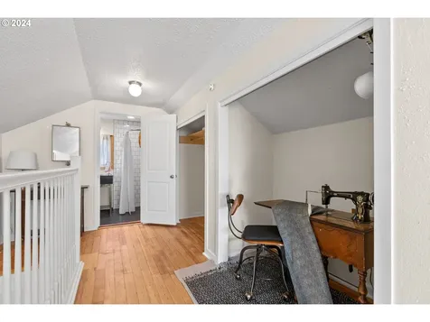 6405 NE 6th Avenue Portland OR 97211