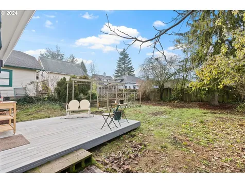 6405 NE 6th Avenue Portland OR 97211
