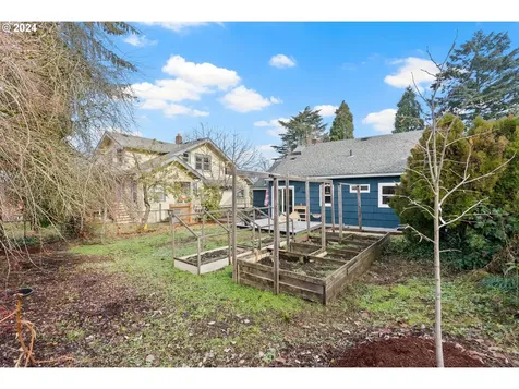 6405 NE 6th Avenue Portland OR 97211