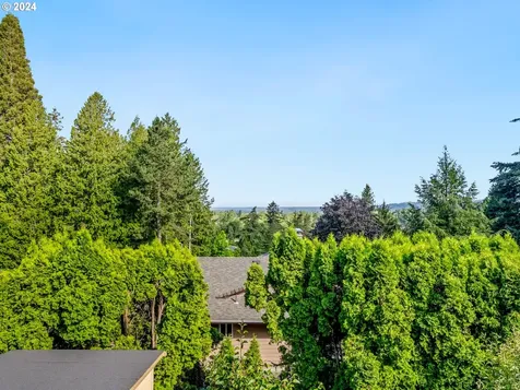 23640 Ne Holladay Street Wood Village OR 97060