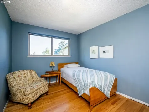 23640 Ne Holladay Street Wood Village OR 97060