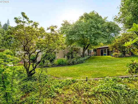 23640 Ne Holladay Street Wood Village OR 97060