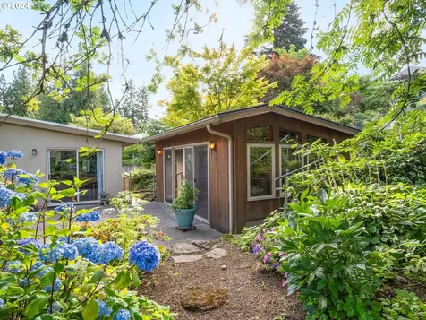 23640 Ne Holladay Street Wood Village OR 97060