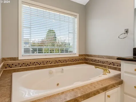 17720 SE 37th Street Vancouver WA 98683