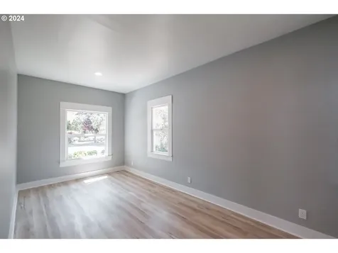 145 Kesling Street Harrisburg OR 97446