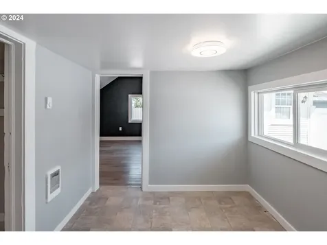 145 Kesling Street Harrisburg OR 97446