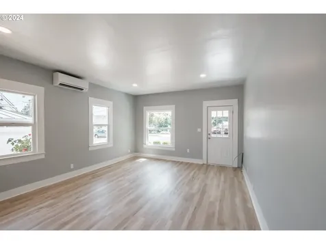 145 Kesling Street Harrisburg OR 97446