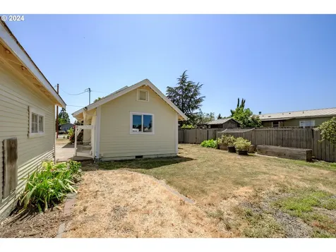 145 Kesling Street Harrisburg OR 97446
