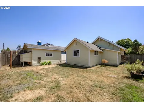 145 Kesling Street Harrisburg OR 97446