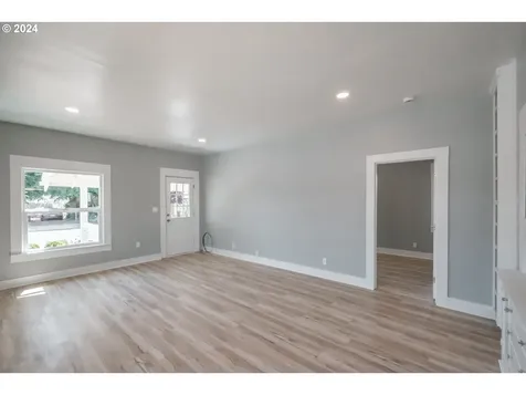 145 Kesling Street Harrisburg OR 97446