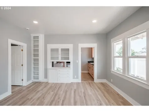 145 Kesling Street Harrisburg OR 97446
