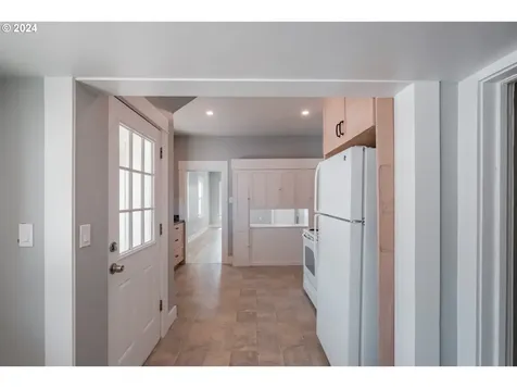 145 Kesling Street Harrisburg OR 97446