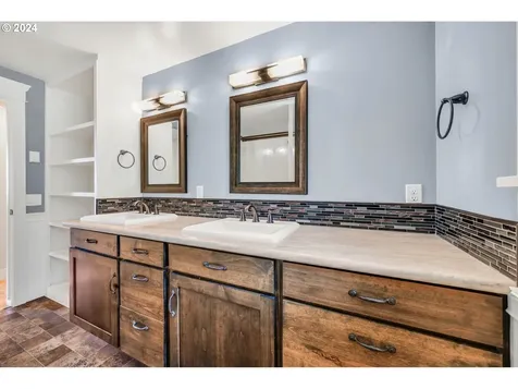 3115 W 19th Avenue Eugene OR 97405