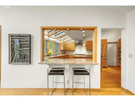 2009 Sw Mount Hood Lane Portland OR 97239
