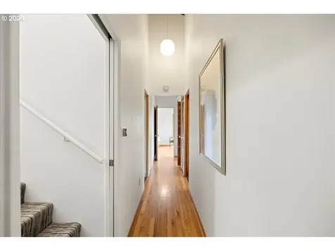 2009 Sw Mount Hood Lane Portland OR 97239