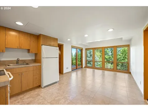 2009 Sw Mount Hood Lane Portland OR 97239