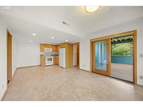 2009 Sw Mount Hood Lane Portland OR 97239