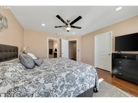 15721 SE Swift Court Clackamas OR 97015