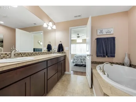 15721 SE Swift Court Clackamas OR 97015