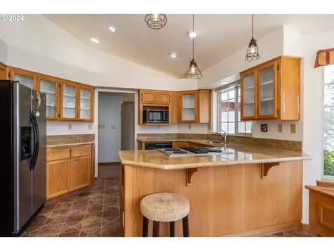 525 Se Parkway Drive Winston OR 97496