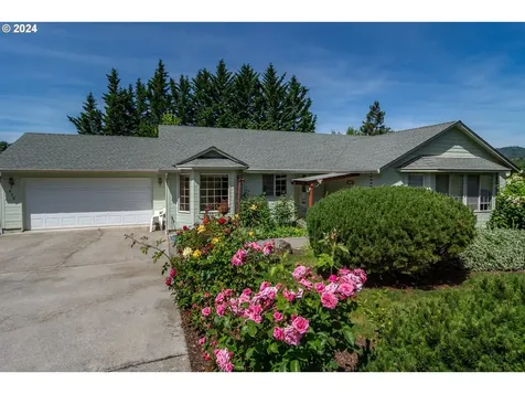 525 Se Parkway Drive Winston OR 97496