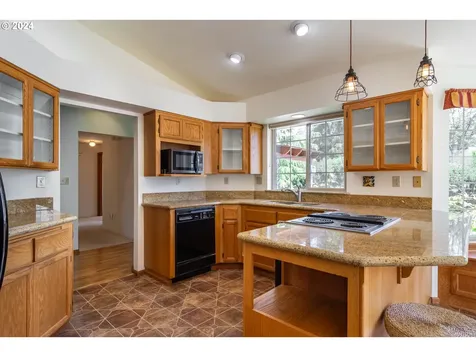 525 Se Parkway Drive Winston OR 97496