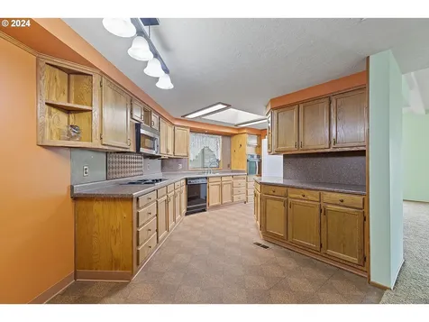 100 SW 195th Avenue Beaverton OR 97006