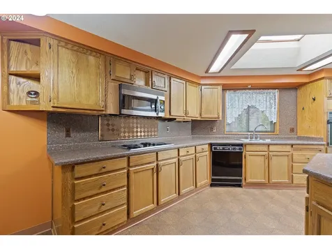100 SW 195th Avenue Beaverton OR 97006